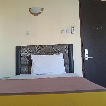 Al-Badar Hotel Syariah Makassar Exterior foto