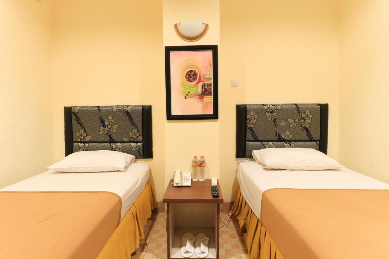 Al-Badar Hotel Syariah Makassar Exterior foto