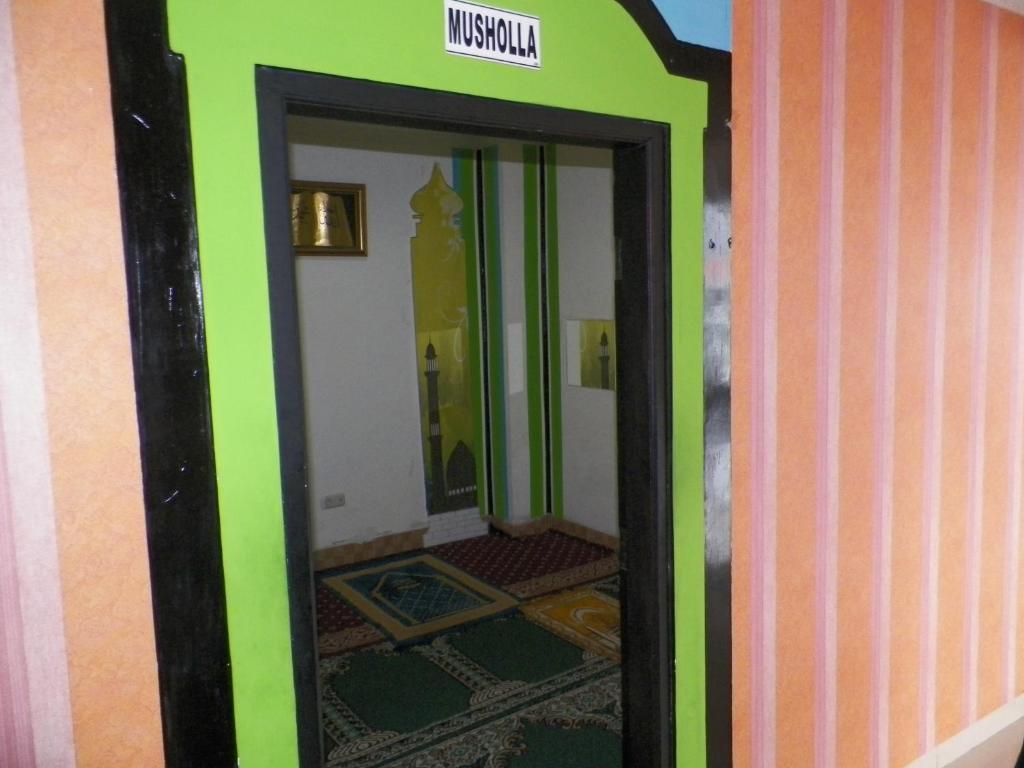 Al-Badar Hotel Syariah Makassar Exterior foto
